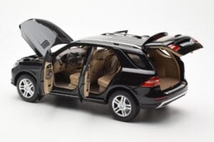 Mercedes M-Class W166 Obsidian Preto Metálico Minichamps 1:18 B66960063 Metal - imagem 5 de 8