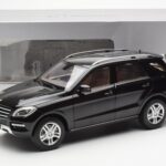 Mercedes M-Class W166 Obsidian Preto Metálico Minichamps 1:18 B66960063 - image 8 of 8