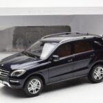Mercedes M-Class W166 Tansanite Azul Metálico Minichamps 1:18 B66960065 - image 8 of 8