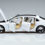 Mercedes Maybach S600 W222 V12 Biturbo Diamond Branco Almost Real 1:18 - image 5 of 11