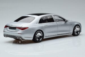 Mercedes Maybach S600 W222 V12 Biturbo Hightech Prateado Almost Real 1:18 820118 Metal - imagem 3 de 12