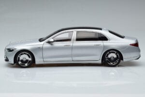 Mercedes Maybach S600 W222 V12 Biturbo Hightech Prateado Almost Real 1:18 820118 Metal - imagem 5 de 12