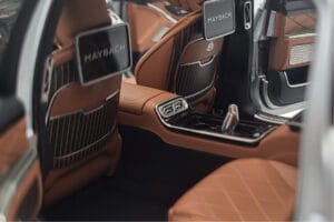 Mercedes Maybach S600 W222 V12 Biturbo Hightech Prateado Almost Real 1:18 820118 Metal - imagem 9 de 12