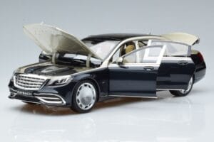 Mercedes Maybach S650 X222 Azul Prata Norev 1:18 B66960615 Metal - imagem 2 de 7