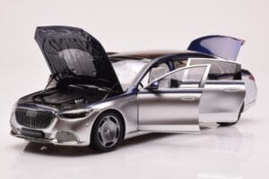 Mercedes Maybach S680 W223 Nautical Azul Cirrus Prateado Almost Real 1:18 820125 Metal - imagem 2 de 8