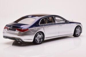 Mercedes Maybach S680 W223 Nautical Azul Cirrus Prateado Almost Real 1:18 820125 Metal - imagem 3 de 8