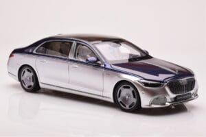 Mercedes Maybach S680 W223 Nautical Azul Cirrus Prateado Almost Real 1:18 820125 Metal - imagem 6 de 8