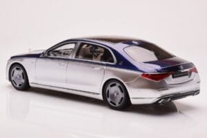Mercedes Maybach S680 W223 Nautical Azul Cirrus Prateado Almost Real 1:18 820125 Metal - imagem 7 de 8