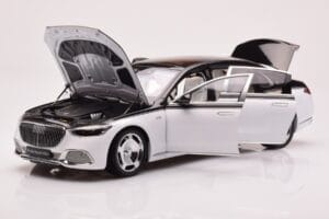 Mercedes Maybach S680 W223 Obsidian Preto Diamond Branco Almost Real 1:18 820121 Metal - imagem 2 de 7