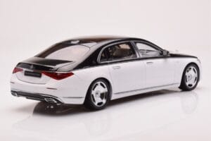 Mercedes Maybach S680 W223 Obsidian Preto Diamond Branco Almost Real 1:18 820121 Metal - imagem 3 de 7
