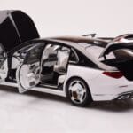 Mercedes Maybach S680 W223 Obsidian Preto Diamond Branco Almost Real 1:18 - image 4 of 7