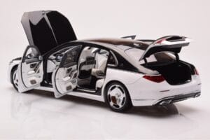 Mercedes Maybach S680 W223 Obsidian Preto Diamond Branco Almost Real 1:18 820121 Metal - imagem 4 de 7