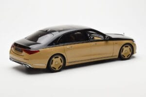 Mercedes Maybach S680 W223 Obsidian Preto Sand Almost Real 1:18 820124 Metal - imagem 3 de 7