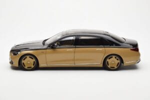 Mercedes Maybach S680 W223 Obsidian Preto Sand Almost Real 1:18 820124 Metal - imagem 4 de 7