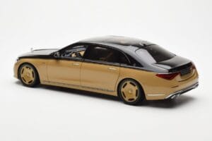 Mercedes Maybach S680 W223 Obsidian Preto Sand Almost Real 1:18 820124 Metal - imagem 6 de 7
