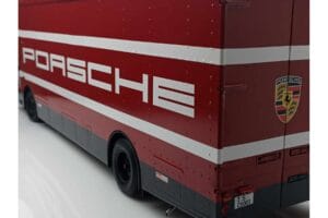 Mercedes O317 Porsche Transporter Vermelho CMR 1:18 CMR149 Metal - imagem 12 de 12