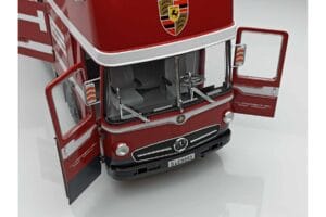 Mercedes O317 Porsche Transporter Vermelho CMR 1:18 CMR149 Metal - imagem 6 de 12