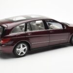 Mercedes R-Class W251 Vermelho Metálico Minichamps 1:18 - image 3 of 8