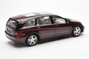 Mercedes R-Class W251 Vermelho Metálico Minichamps 1:18 150034602 Metal - imagem 3 de 8