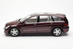 Mercedes R-Class W251 Vermelho Metálico Minichamps 1:18 150034602 Metal - imagem 4 de 8