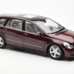 Mercedes R-Class W251 Vermelho Metálico Minichamps 1:18 - image 6 of 8