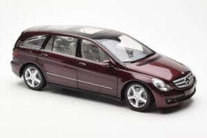 Mercedes R-Class W251 Vermelho Metálico Minichamps 1:18 150034602 Metal - imagem 6 de 8