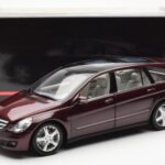 Mercedes R-Class W251 Vermelho Metálico Minichamps 1:18 - image 8 of 8