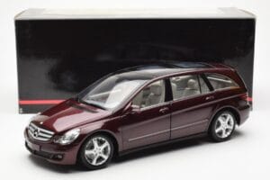 Mercedes R-Class W251 Vermelho Metálico Minichamps 1:18 150034602 Metal - imagem 8 de 8