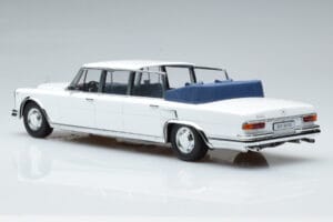 Mercedes 600 Pullman W100 Landaulet Branco KK-Scale 1:18 KKDC181184 Metal - imagem 5 de 6