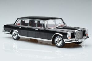 Mercedes 600 LWB Pullman W100 Preto MCG 1:18 MCG18187 Metal - imagem 4 de 6