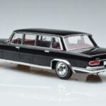 Mercedes 600 LWB Pullman W100 Preto MCG 1:18 MCG18187 Metal - image 5 of 6