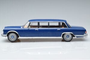 Mercedes S-Class 600 W100 LWB Pullman Azul Escuro MCG 1:18 MCG18189 Metal - imagem 3 de 6