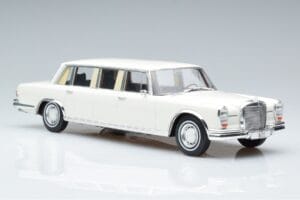 Mercedes S-Class 600 W100 LWB Pullman Branco MCG 1:18 MCG18188 Metal - imagem 4 de 6