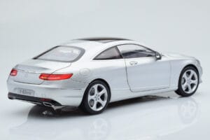 Mercedes S-Class W222 Iridium Prata Norev 1:18 B66961242 Metal - imagem 3 de 8