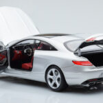 Mercedes S-Class W222 Iridium Prata Norev 1:18 - image 5 of 8