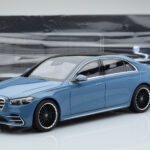 Mercedes S-Class W223 Vintage Azul Norev 1:18 - image 7 of 7