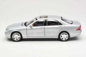 Mercedes S600 W220 Prata Metálico Norev 1:18 183810 Metal - imagem 4 de 8