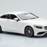 Mercedes AMG S63 C217 Coupe Branco GT Spirit 1:18 - image 4 of 6