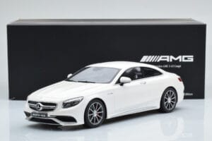 Mercedes AMG S63 C217 Coupe Branco GT Spirit 1:18 B66960372 Resina - imagem 6 de 6