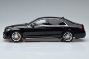 Mercedes AMG S65 W222 Preto GT Spirit 1:18 GT228 Resina - imagem 3 de 6