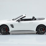 Mercedes AMG SL63 R231 Branco GT Spirit 1:18 - image 3 of 6