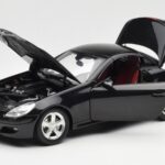 Mercedes SLK R171 Obsidian Preto Metálico Minichamps 1:18 B66962319 - image 3 of 9