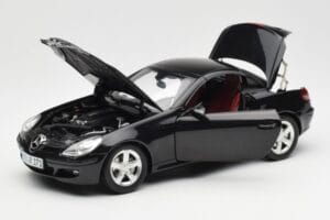Mercedes SLK R171 Obsidian Preto Metálico Minichamps 1:18 B66962319 Metal - imagem 3 de 9