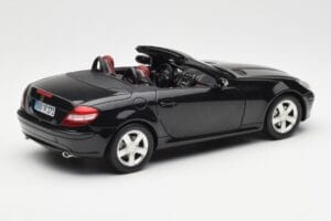 Mercedes SLK R171 Obsidian Preto Metálico Minichamps 1:18 B66962319 Metal - imagem 4 de 9
