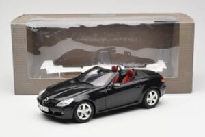 Mercedes SLK R171 Obsidian Preto Metálico Minichamps 1:18 B66962319 Metal - imagem 9 de 9
