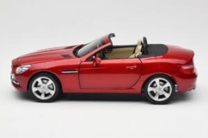 Mercedes SLK R172 Designo Zircon Vermelho Minichamps 1:18 B66960513 Metal - imagem 4 de 8