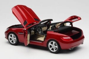 Mercedes SLK R172 Designo Zircon Vermelho Minichamps 1:18 B66960513 Metal - imagem 5 de 8