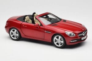 Mercedes SLK R172 Designo Zircon Vermelho Minichamps 1:18 B66960513 Metal - imagem 6 de 8