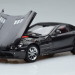 Mercedes SLR McLaren Preto CMC 1:18 - image 2 of 10