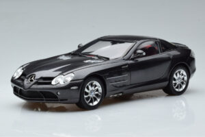 Mercedes SLR McLaren Preto CMC 1:18
